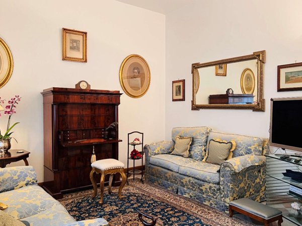 casa indipendente in vendita a Viareggio