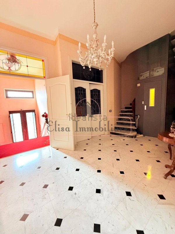 casa indipendente in vendita a Viareggio in zona Marco Polo