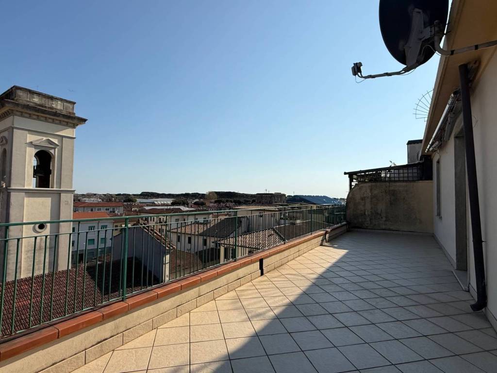 appartamento in vendita a Viareggio in zona Campo d'Aviazione