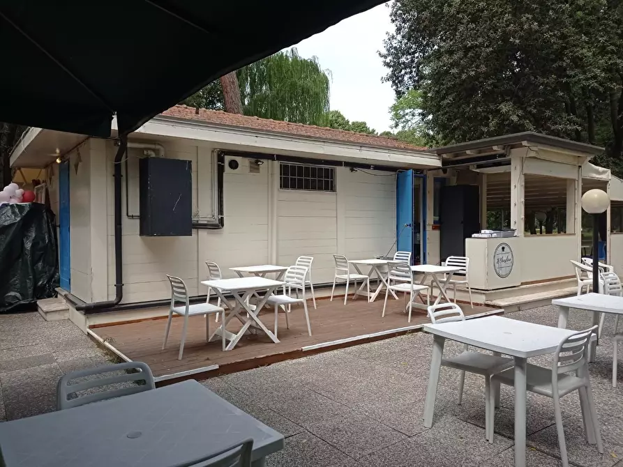 negozio in vendita a Viareggio in zona Marco Polo