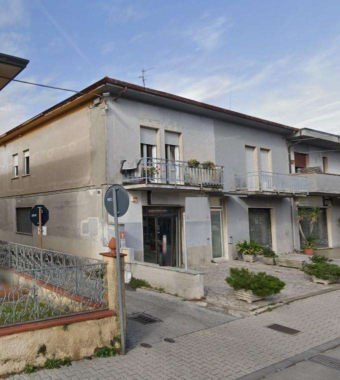 appartamento in vendita a Viareggio in zona Torre del Lago