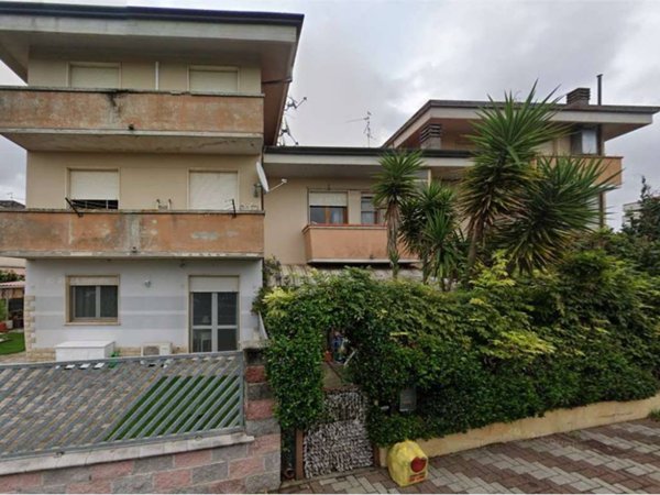 appartamento in vendita a Viareggio in zona Torre del Lago