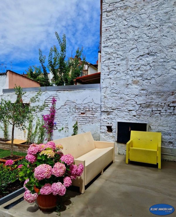 casa indipendente in vendita a Viareggio