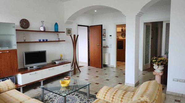 appartamento in vendita a Viareggio in zona Torre del Lago