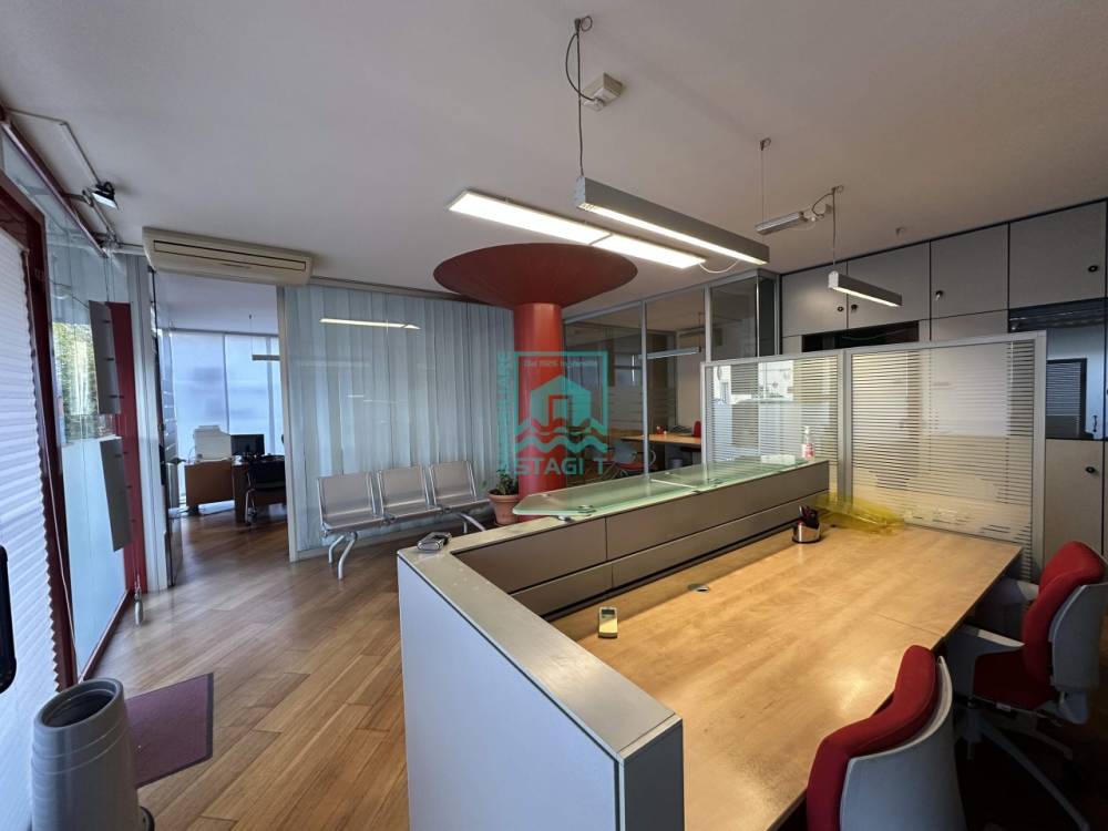 ufficio in vendita a Viareggio