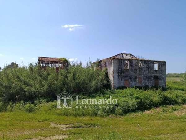 casa indipendente in vendita a Viareggio