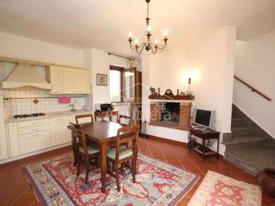 casa indipendente in vendita a Viareggio