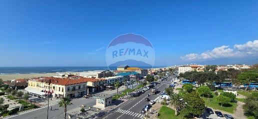 appartamento in vendita a Viareggio in zona Centro Storico