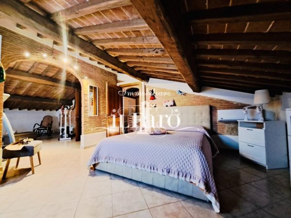 casa indipendente in vendita a Viareggio in zona Torre del Lago