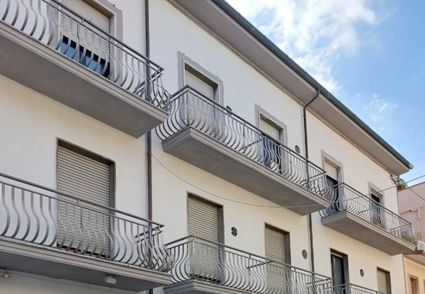 intera palazzina in vendita a Viareggio