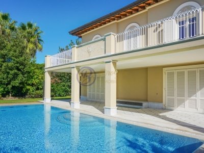 casa indipendente in vendita a Viareggio