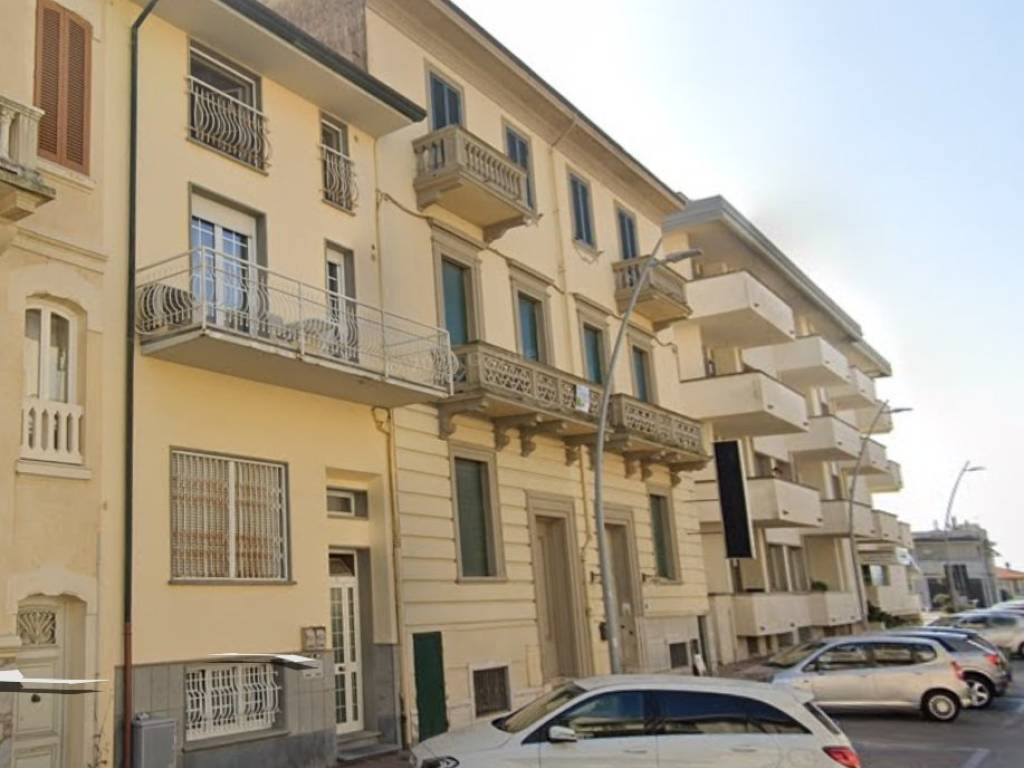 casa indipendente in vendita a Viareggio