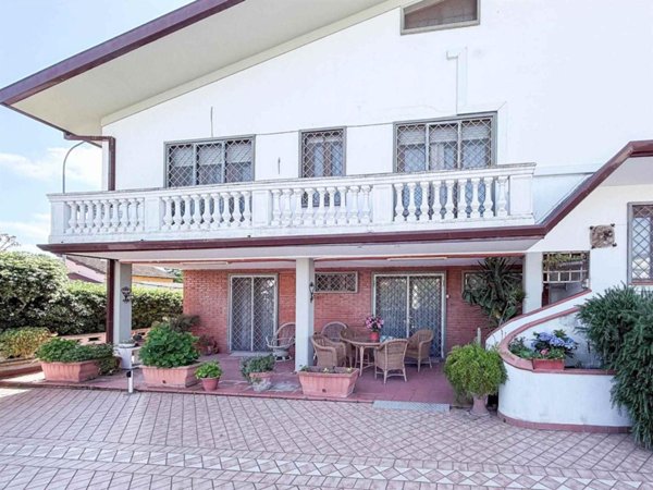 casa indipendente in vendita a Viareggio in zona Torre del Lago