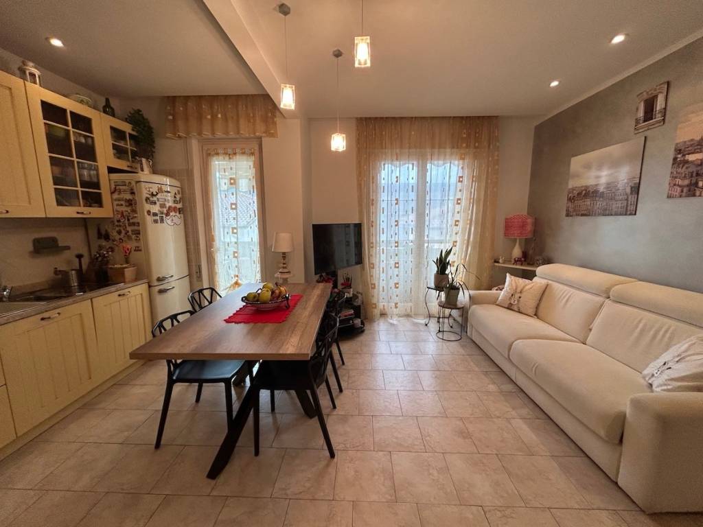 appartamento in vendita a Viareggio in zona Migliarina