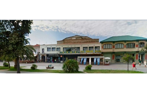 locale commerciale in vendita a Viareggio