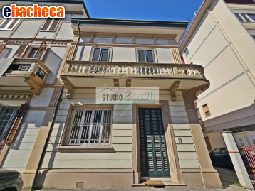 casa semindipendente in vendita a Viareggio