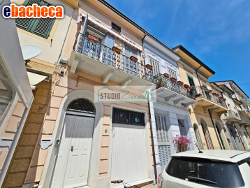 casa semindipendente in vendita a Viareggio in zona Centro Storico
