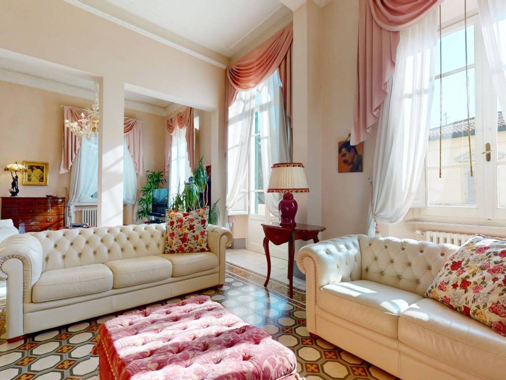casa indipendente in vendita a Viareggio in zona Centro Storico