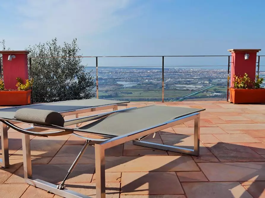 casa indipendente in vendita a Viareggio