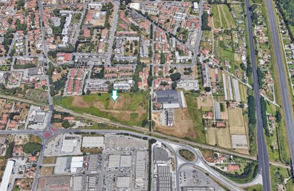 terreno edificabile in vendita a Viareggio in zona Migliarina
