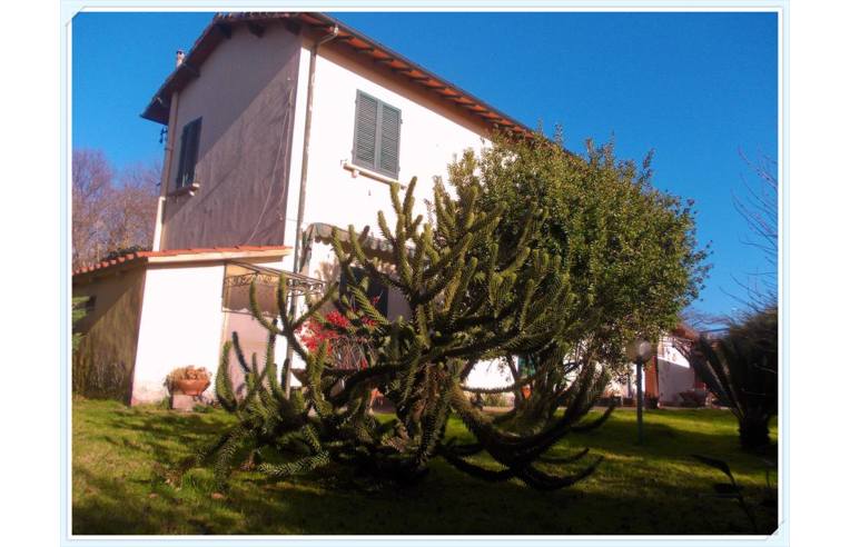 casa indipendente in vendita a Viareggio