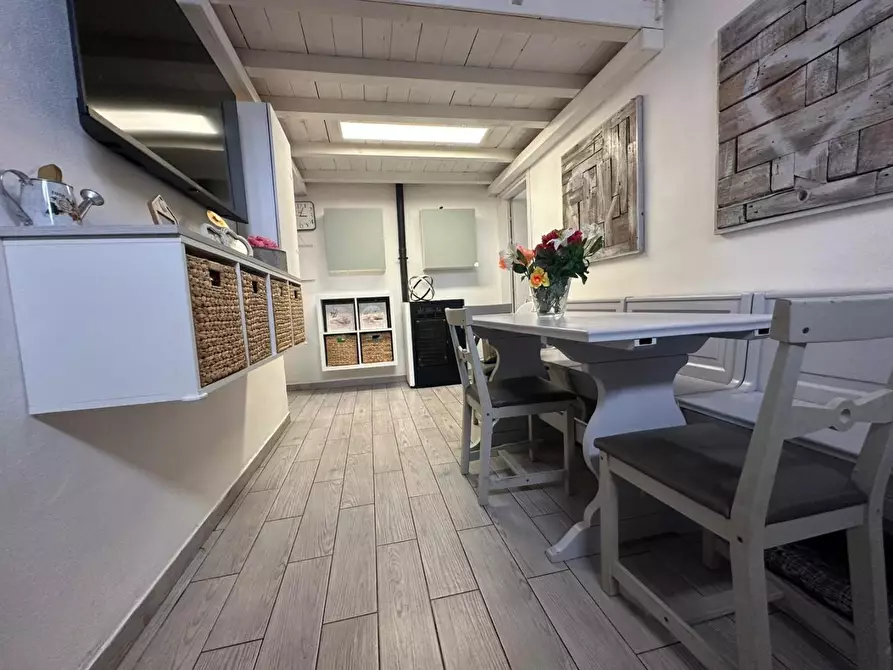 casa indipendente in vendita a Viareggio in zona Campo d'Aviazione