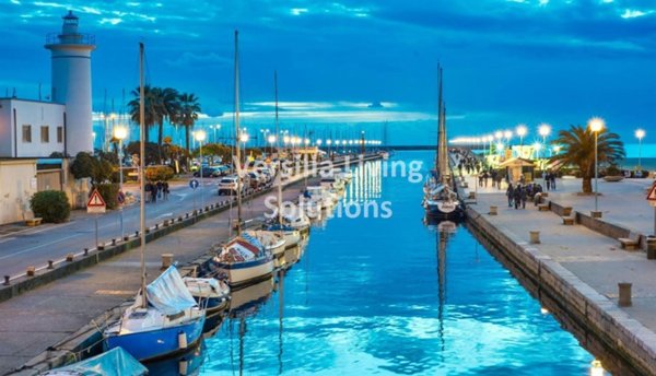 appartamento in vendita a Viareggio in zona Marco Polo