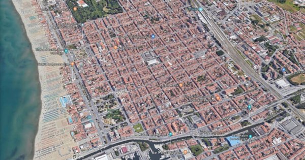 locale commerciale in vendita a Viareggio in zona Migliarina