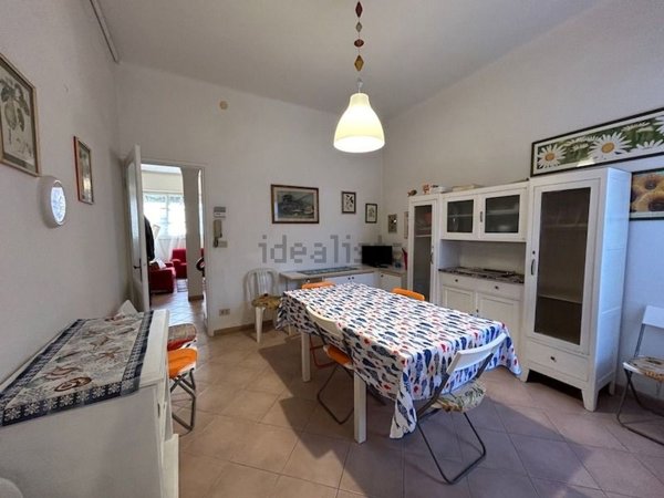 casa indipendente in vendita a Viareggio