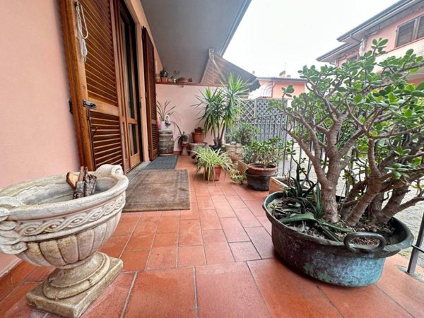 casa indipendente in vendita a Viareggio in zona Campo d'Aviazione
