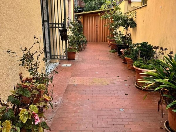 casa indipendente in vendita a Viareggio in zona Don Bosco