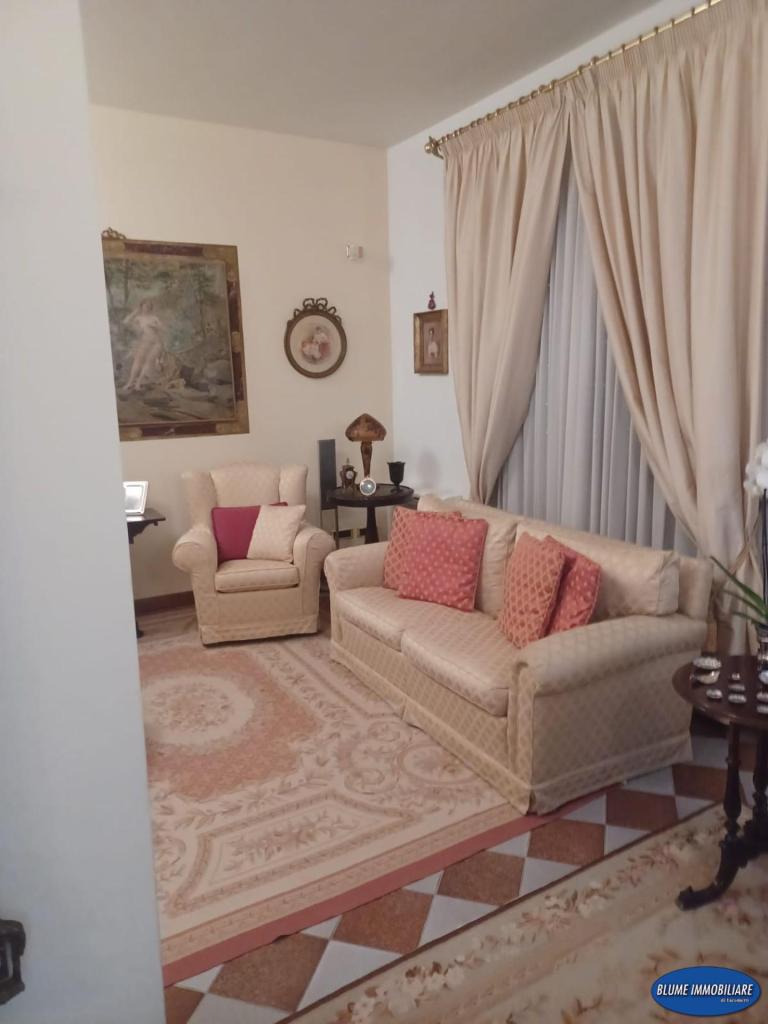 casa indipendente in vendita a Viareggio