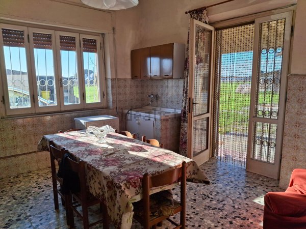 casa indipendente in vendita a Viareggio