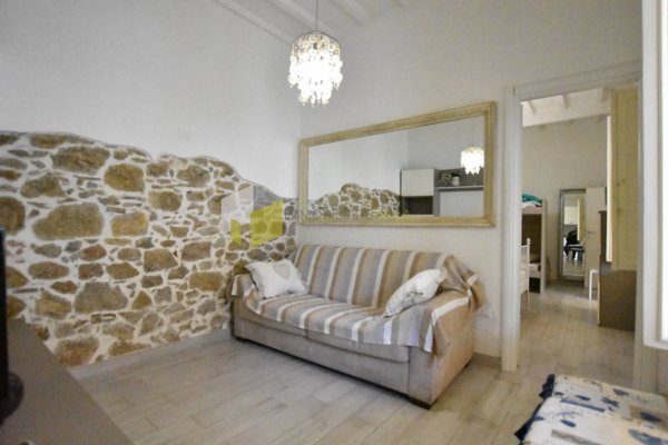 casa indipendente in vendita a Viareggio