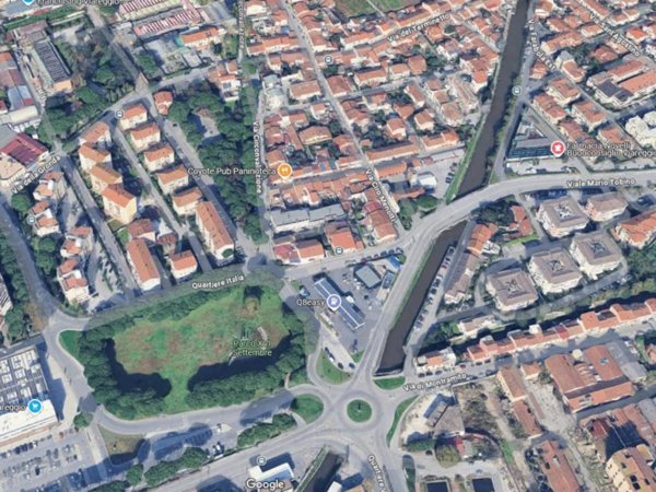 negozio in vendita a Viareggio in zona Migliarina