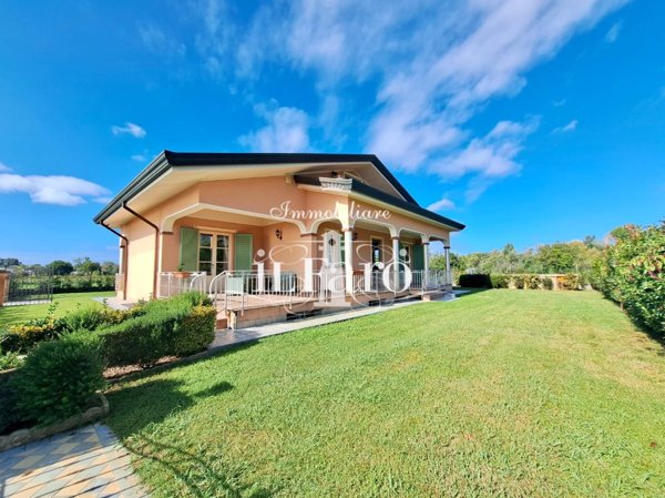 casa indipendente in vendita a Viareggio in zona Marco Polo