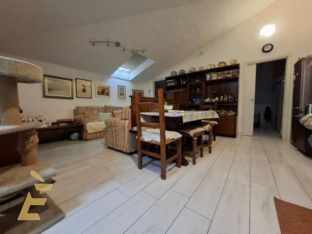 casa indipendente in vendita a Viareggio in zona Marco Polo