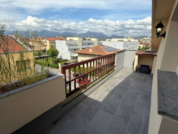 appartamento in vendita a Viareggio in zona Campo d'Aviazione