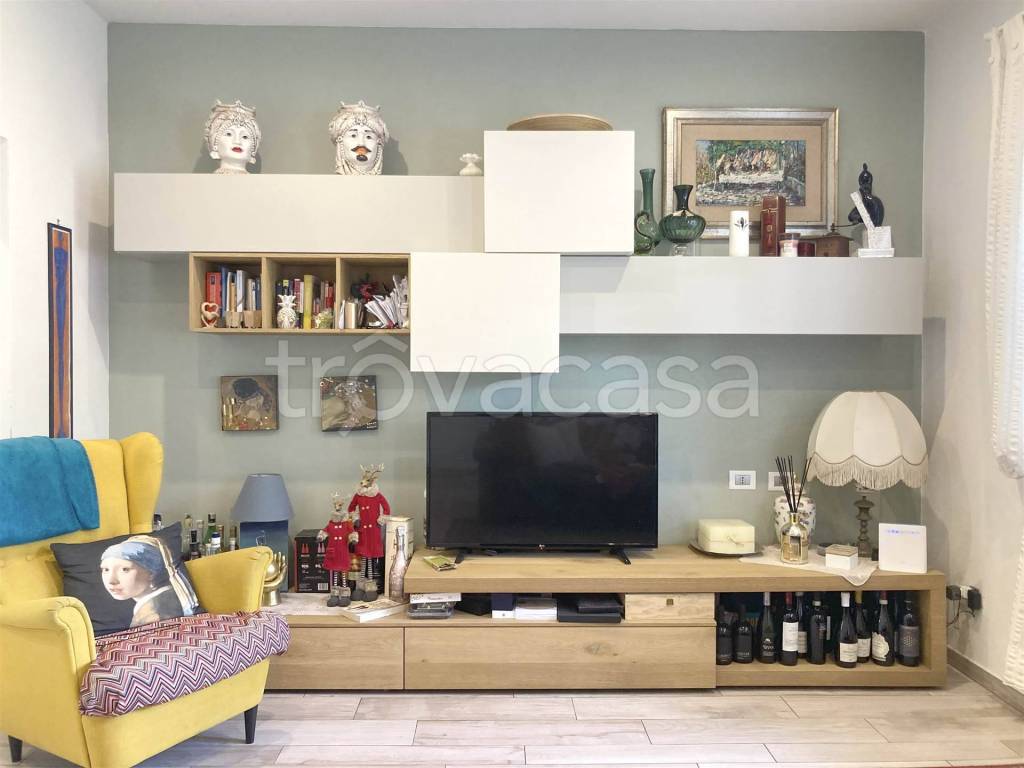 casa indipendente in vendita a Viareggio in zona Torre del Lago