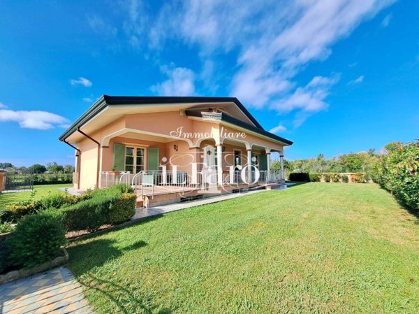 casa indipendente in vendita a Viareggio in zona Marco Polo