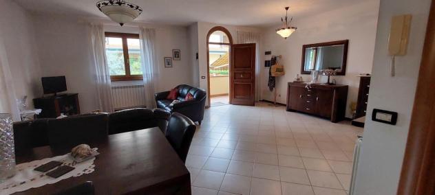 casa indipendente in vendita a Viareggio