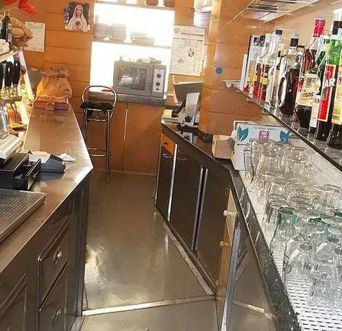 negozio in vendita a Viareggio in zona Campo d'Aviazione