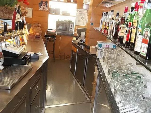 negozio in vendita a Viareggio in zona Campo d'Aviazione