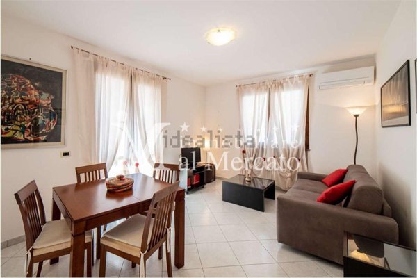 casa indipendente in vendita a Viareggio in zona Torre del Lago