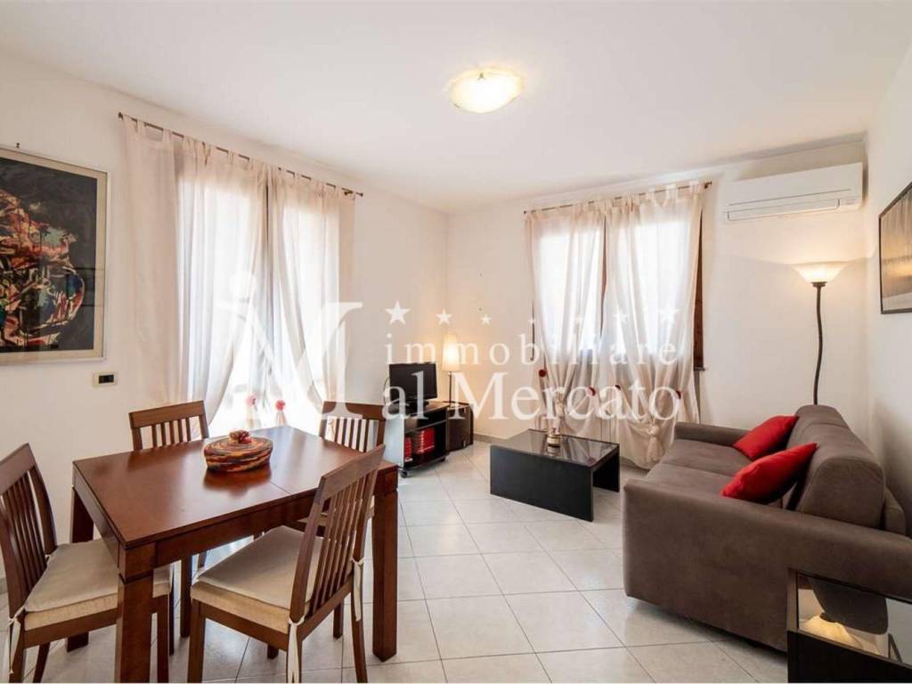 casa indipendente in vendita a Viareggio in zona Torre del Lago