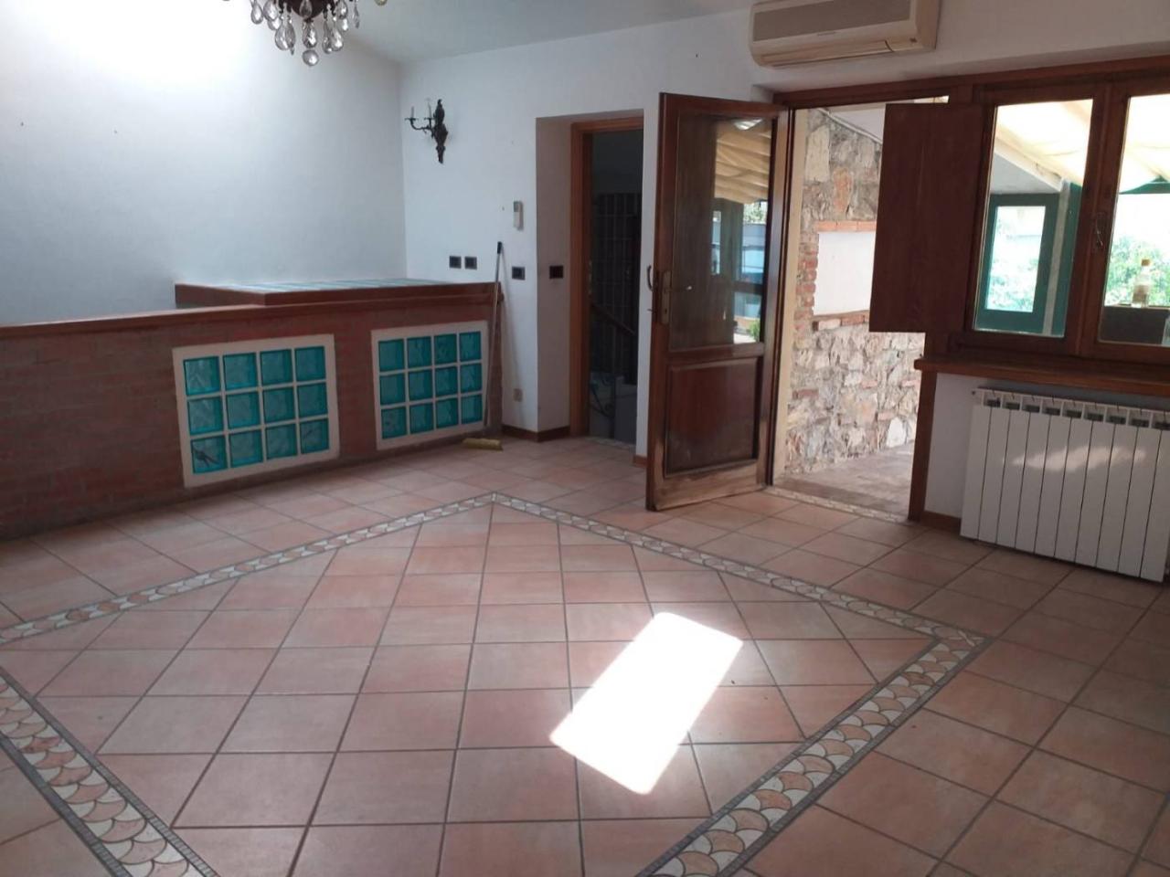 casa indipendente in vendita a Viareggio in zona Marco Polo