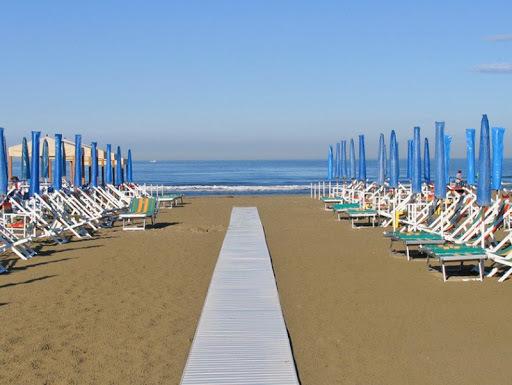 locale commerciale in affitto a Viareggio