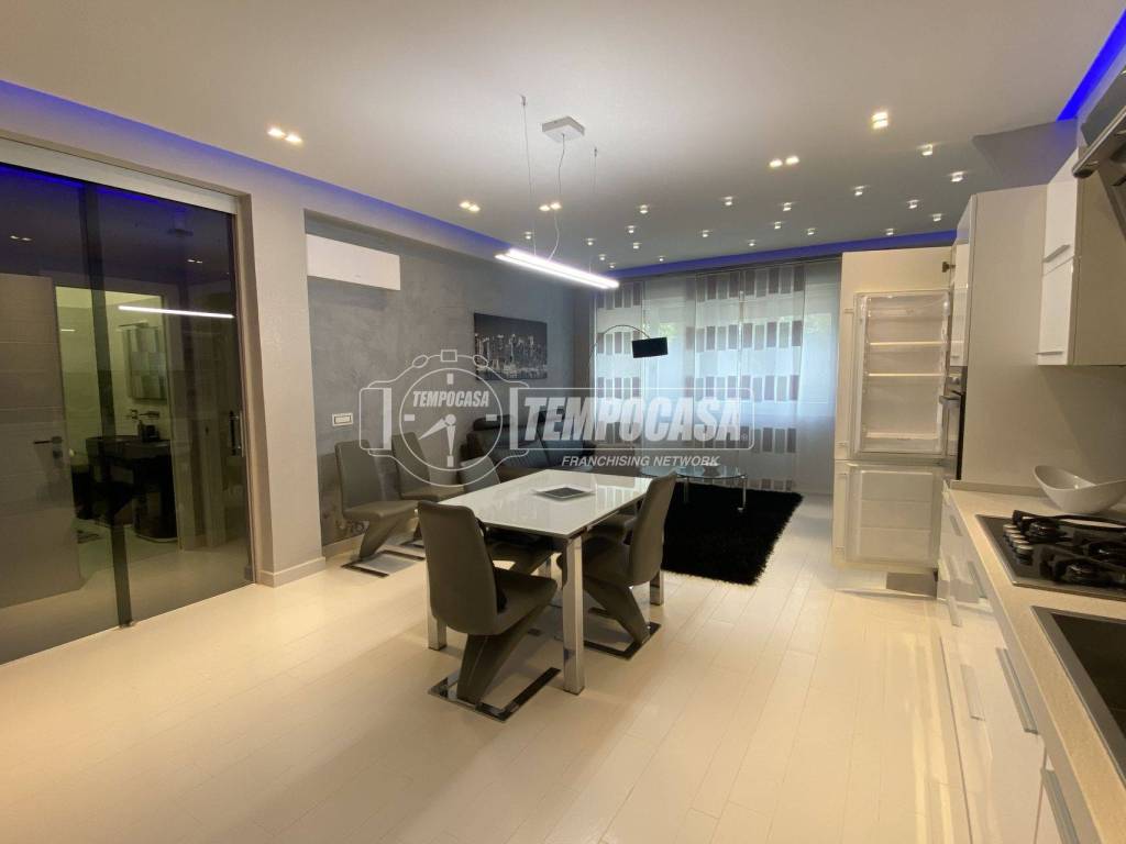 appartamento in vendita a Viareggio in zona Centro Storico