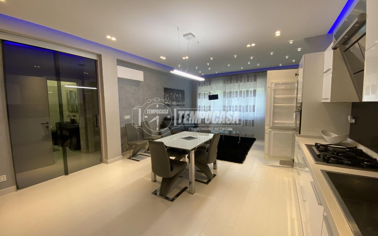 appartamento in vendita a Viareggio in zona Centro Storico