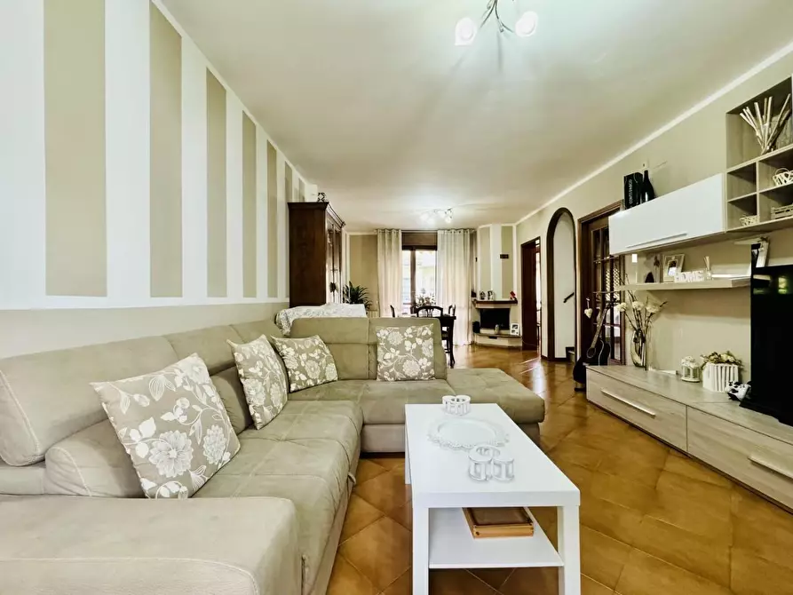 casa indipendente in vendita a Viareggio